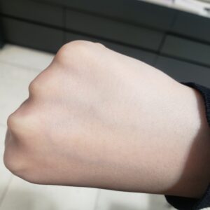 パーフェクトポアカバー、すっとなじんで気持ちのいい感触です｜化粧品専門店柳屋